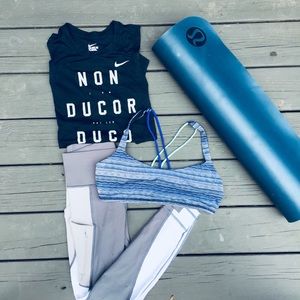 Lululemon sports bra